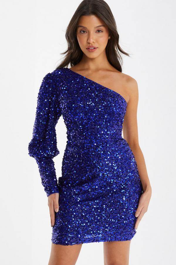 Party-dress-with-sparkles-or-sequins