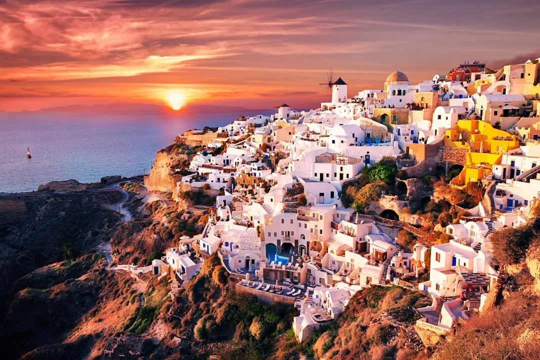 Santorini-Travel-Guide-3.webp